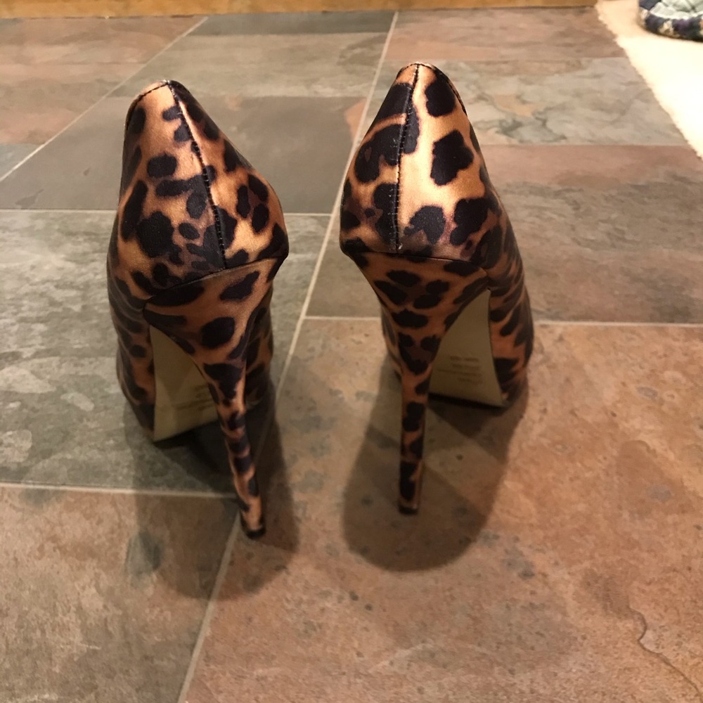 Leopard Pump - Picture 4 of 4